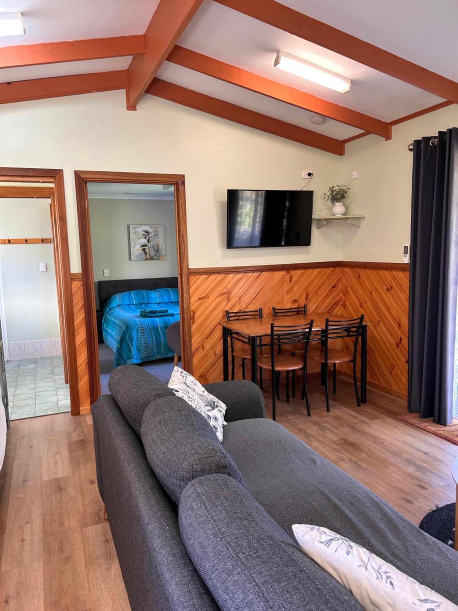 Millicent Lakeside Caravan Park Hotel Buitenkant foto