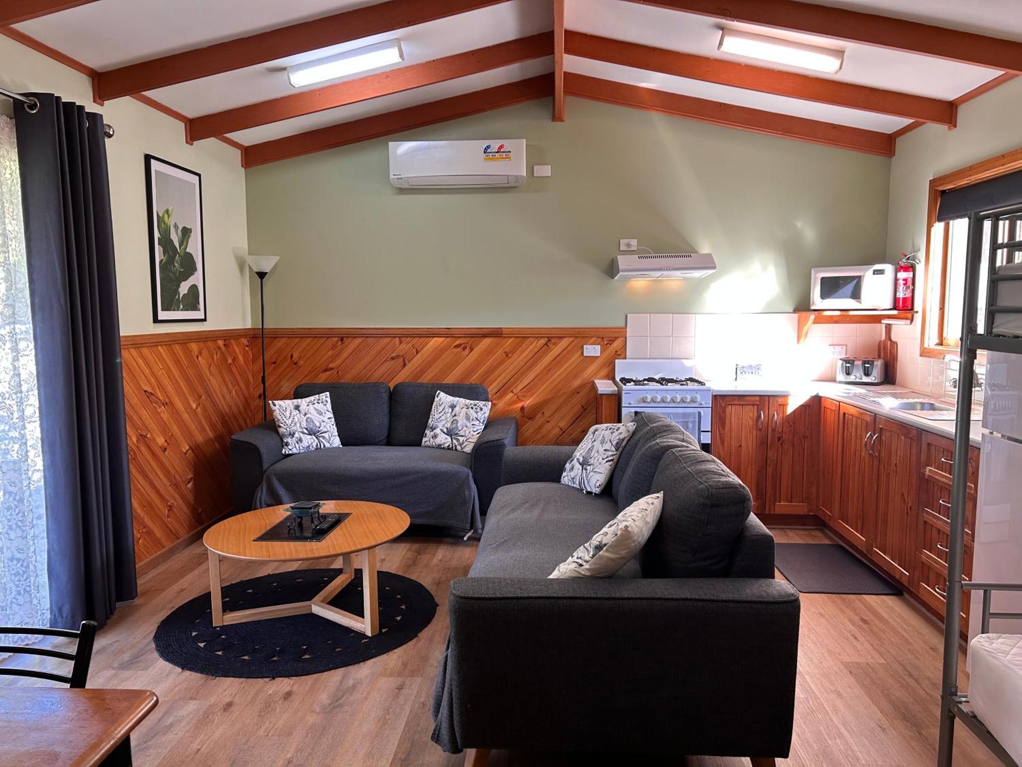 Millicent Lakeside Caravan Park Hotel Buitenkant foto