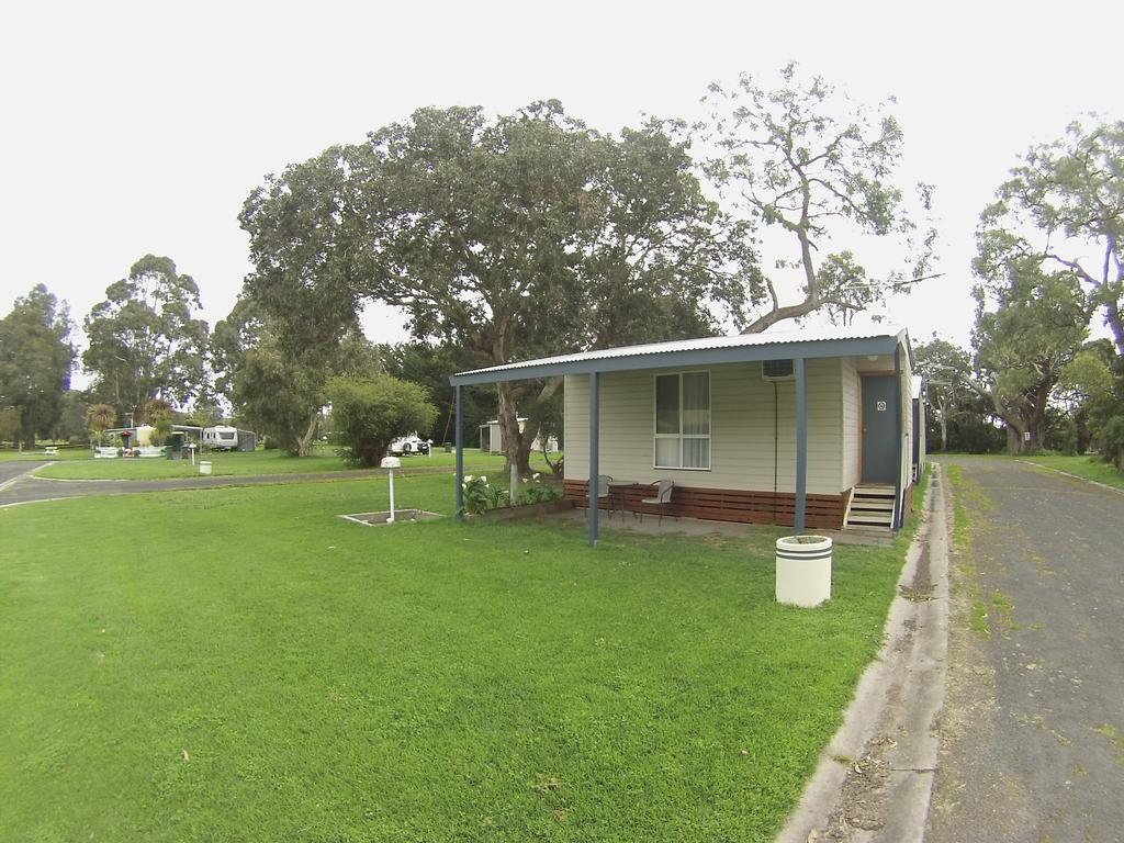 Millicent Lakeside Caravan Park Hotel Buitenkant foto