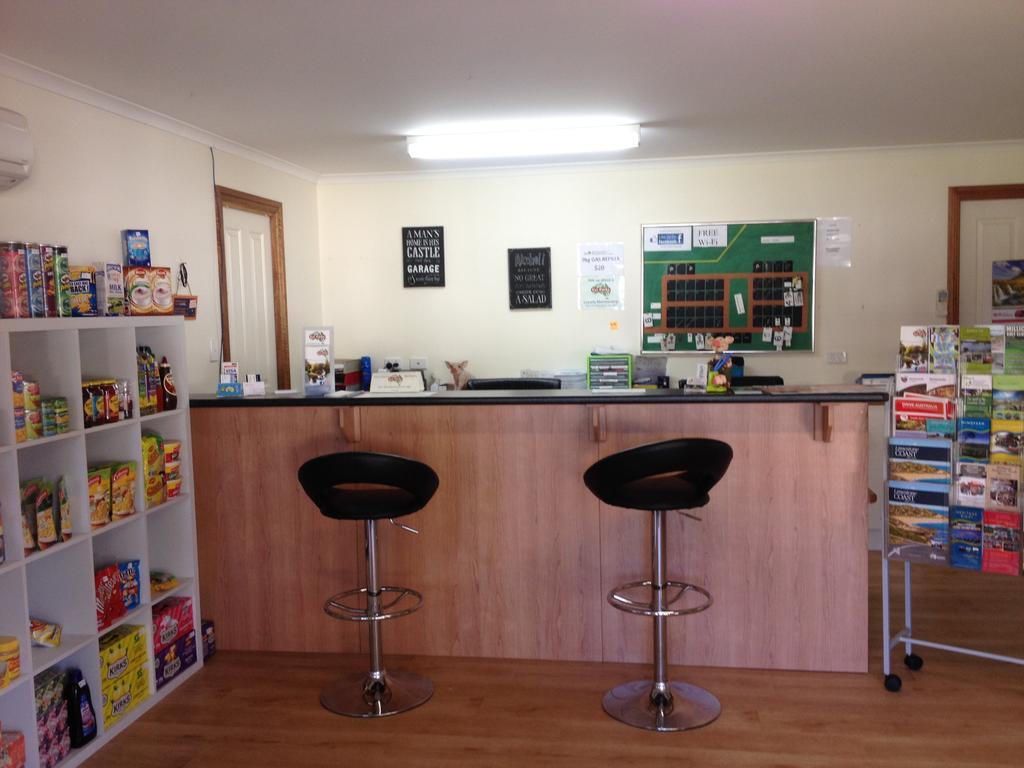Millicent Lakeside Caravan Park Hotel Buitenkant foto