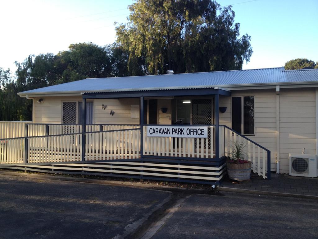 Millicent Lakeside Caravan Park Hotel Buitenkant foto