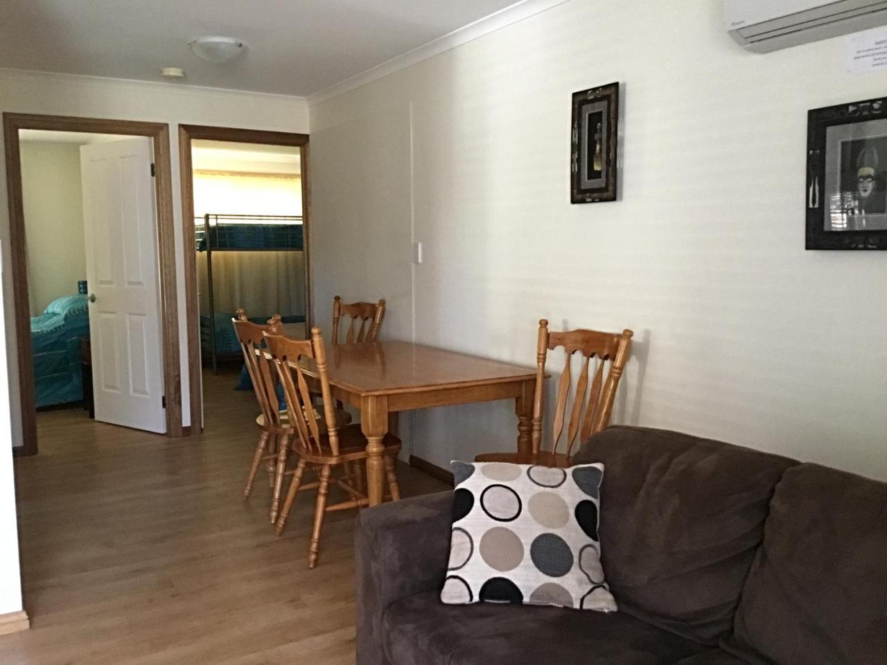 Millicent Lakeside Caravan Park Hotel Buitenkant foto